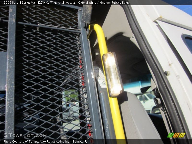 Oxford White / Medium Pebble Beige 2006 Ford E Series Van E250 XL Wheelchair Access