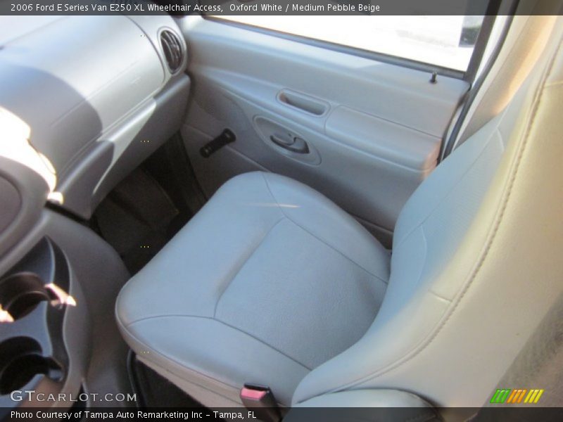 Oxford White / Medium Pebble Beige 2006 Ford E Series Van E250 XL Wheelchair Access
