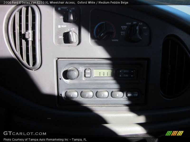 Oxford White / Medium Pebble Beige 2006 Ford E Series Van E250 XL Wheelchair Access