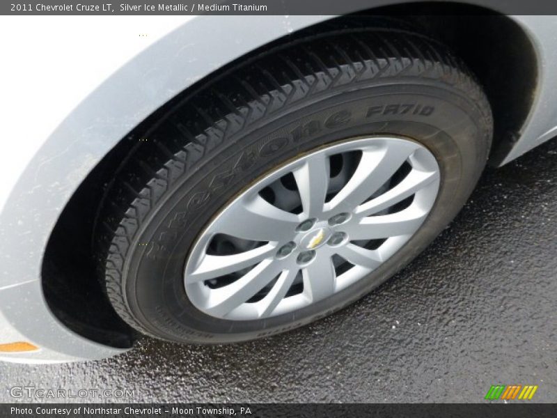Silver Ice Metallic / Medium Titanium 2011 Chevrolet Cruze LT