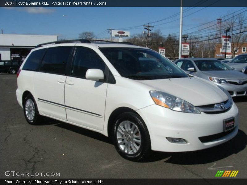 Front 3/4 View of 2007 Sienna XLE