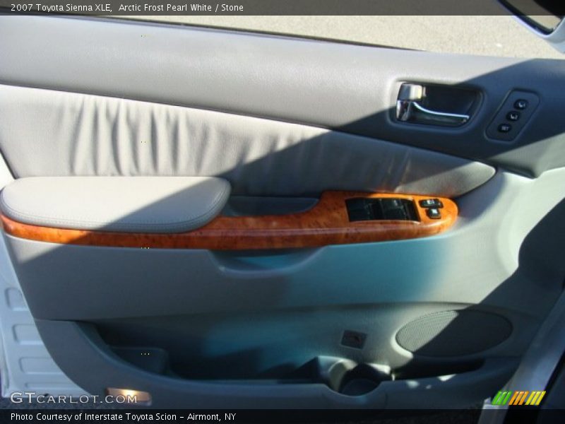Door Panel of 2007 Sienna XLE