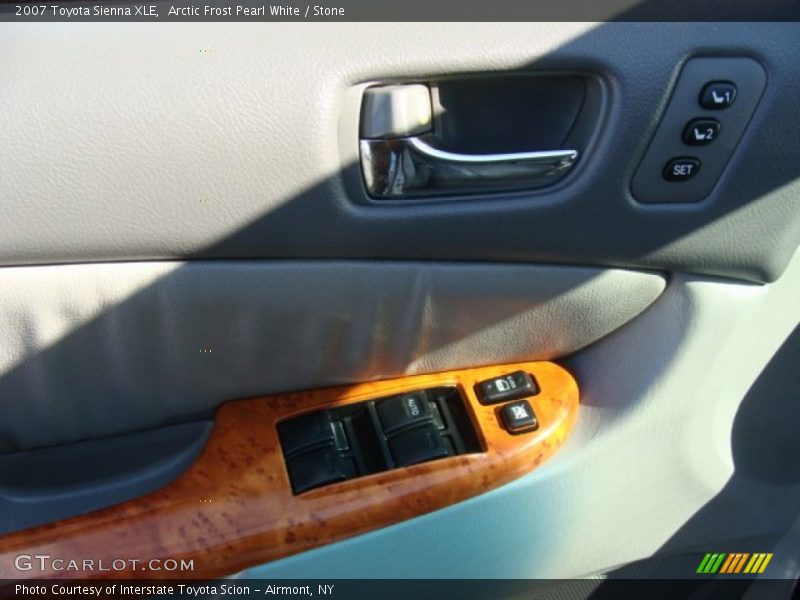 Arctic Frost Pearl White / Stone 2007 Toyota Sienna XLE