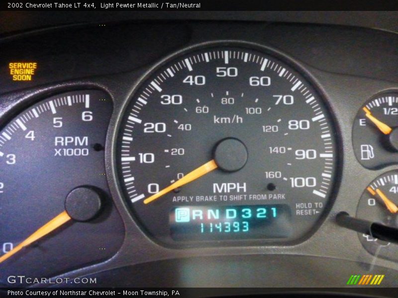 Light Pewter Metallic / Tan/Neutral 2002 Chevrolet Tahoe LT 4x4