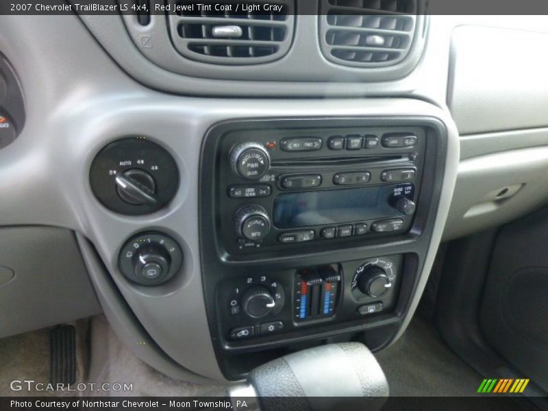 Controls of 2007 TrailBlazer LS 4x4