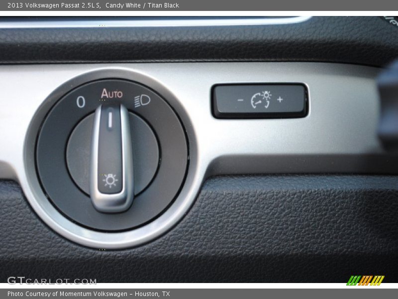 Controls of 2013 Passat 2.5L S