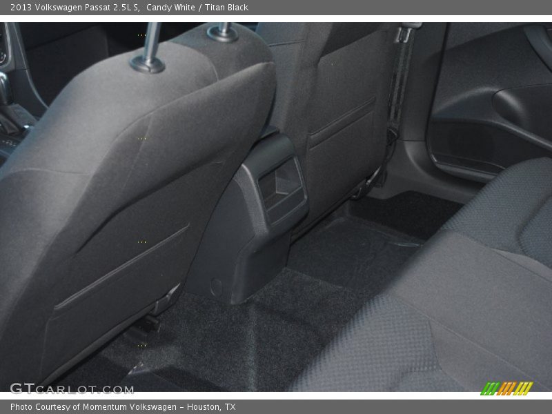 Candy White / Titan Black 2013 Volkswagen Passat 2.5L S