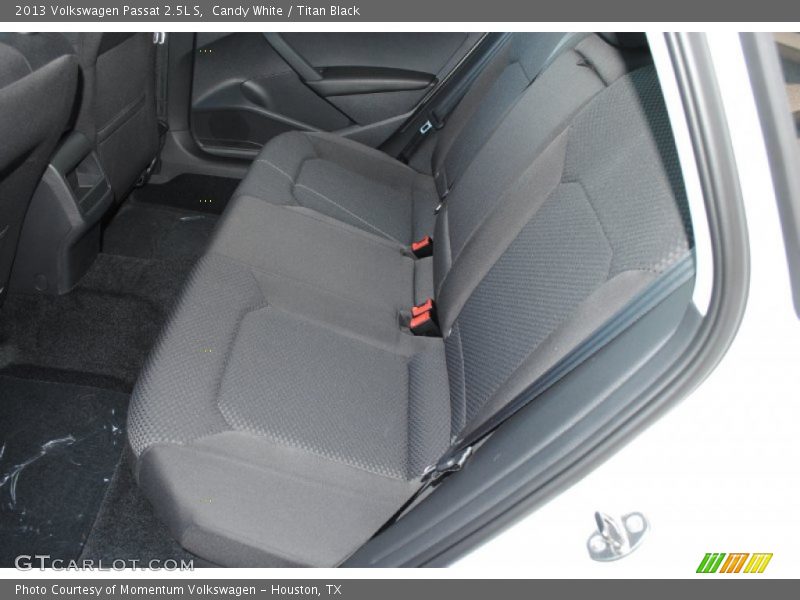 Candy White / Titan Black 2013 Volkswagen Passat 2.5L S