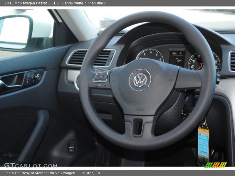  2013 Passat 2.5L S Steering Wheel