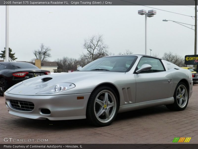 Front 3/4 View of 2005 575 Superamerica Roadster F1