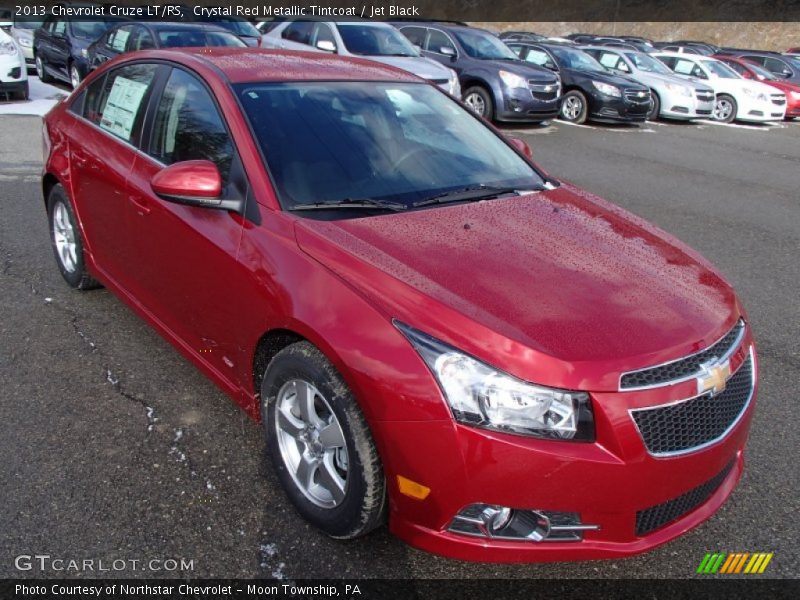 Front 3/4 View of 2013 Cruze LT/RS
