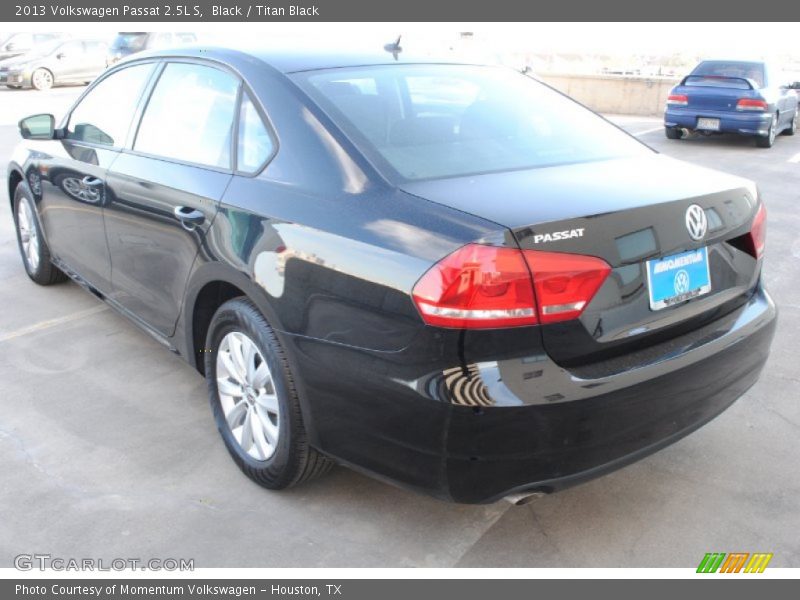 Black / Titan Black 2013 Volkswagen Passat 2.5L S
