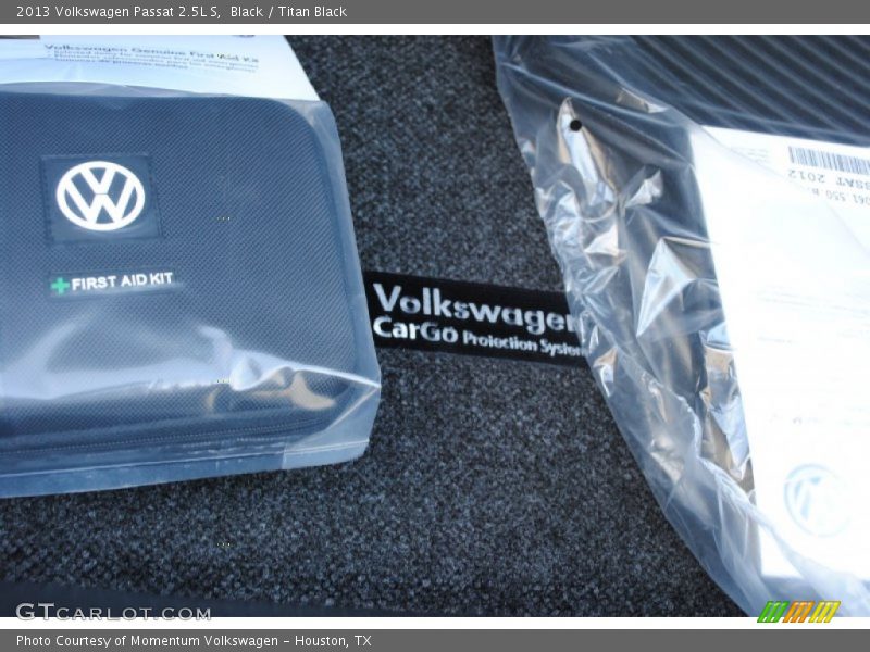 Black / Titan Black 2013 Volkswagen Passat 2.5L S