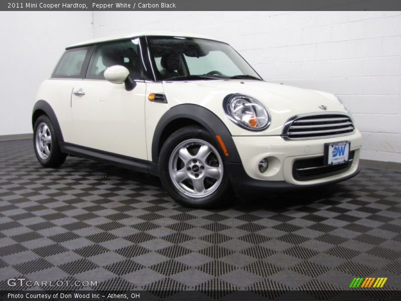 Pepper White / Carbon Black 2011 Mini Cooper Hardtop
