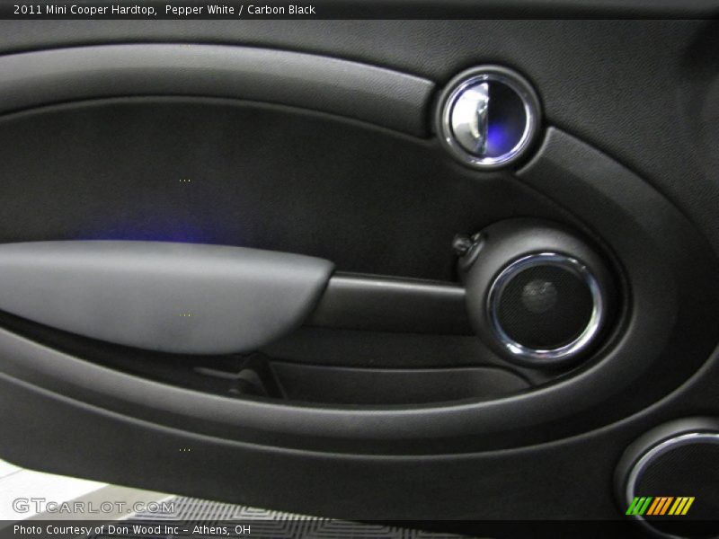 Pepper White / Carbon Black 2011 Mini Cooper Hardtop