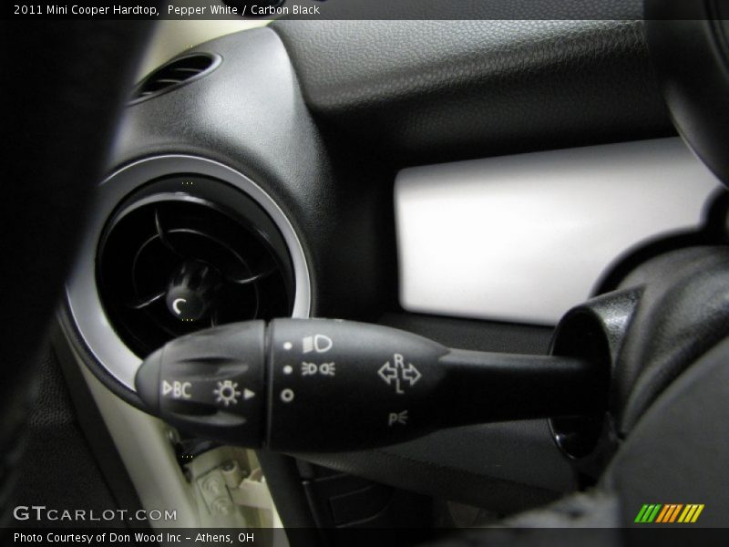 Pepper White / Carbon Black 2011 Mini Cooper Hardtop