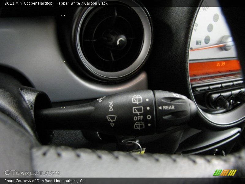 Pepper White / Carbon Black 2011 Mini Cooper Hardtop