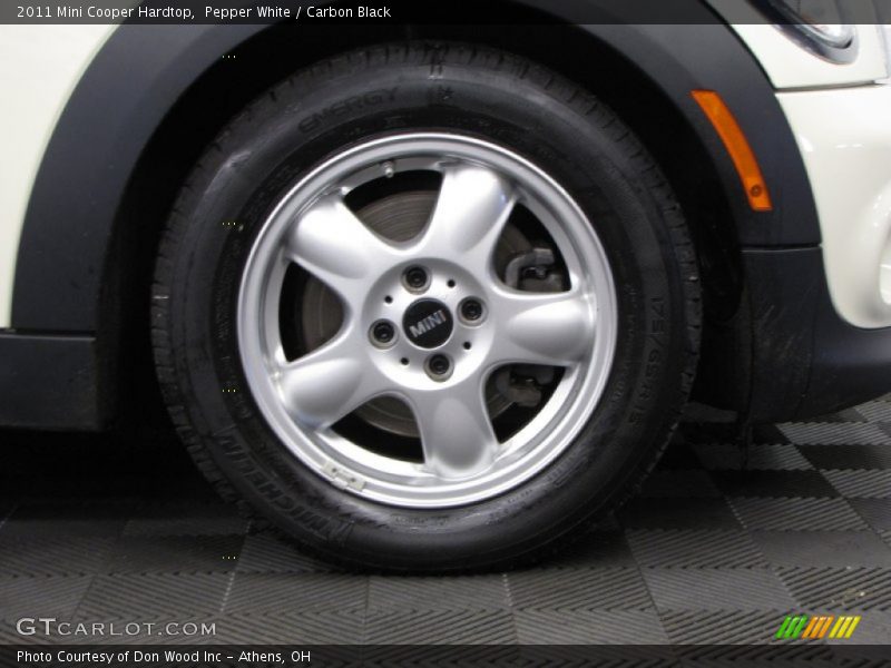 Pepper White / Carbon Black 2011 Mini Cooper Hardtop