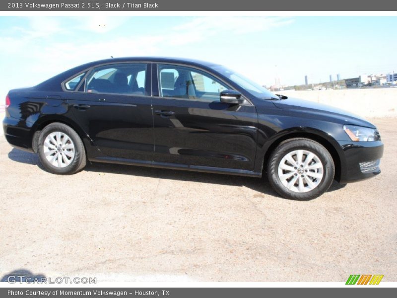 Black / Titan Black 2013 Volkswagen Passat 2.5L S