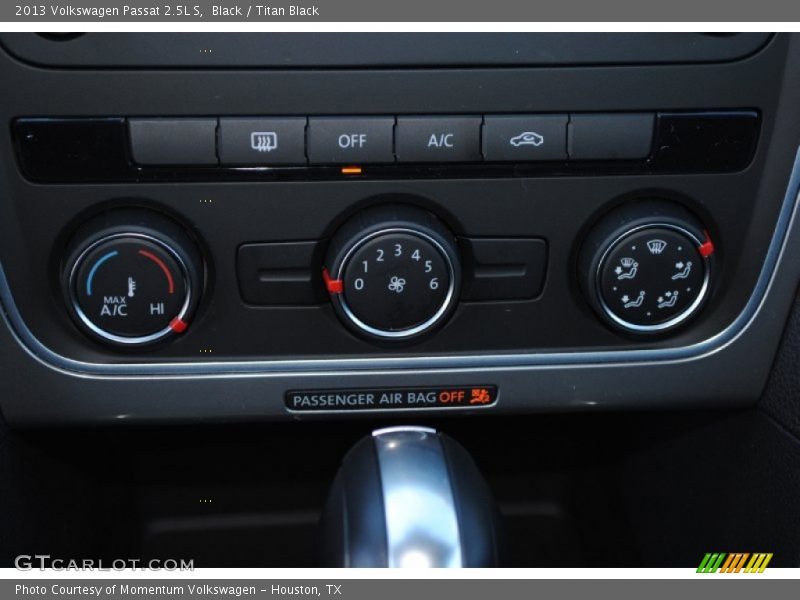 Black / Titan Black 2013 Volkswagen Passat 2.5L S