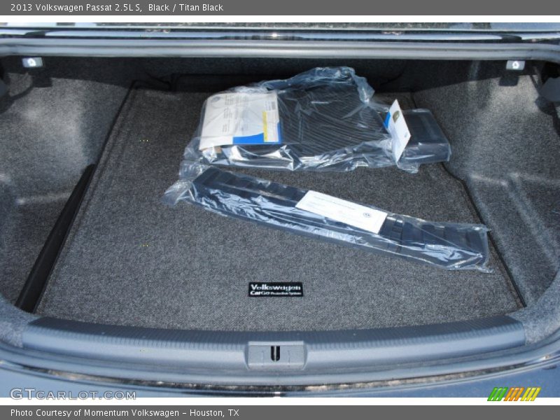 Black / Titan Black 2013 Volkswagen Passat 2.5L S