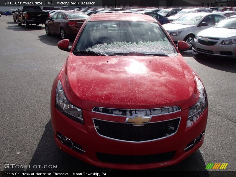 Victory Red / Jet Black 2013 Chevrolet Cruze LT/RS