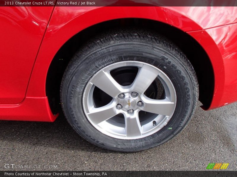 Victory Red / Jet Black 2013 Chevrolet Cruze LT/RS
