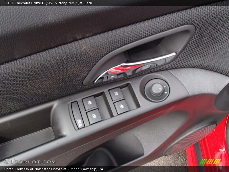 Victory Red / Jet Black 2013 Chevrolet Cruze LT/RS