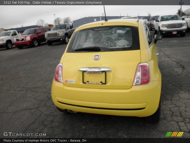 Giallo (Yellow) / Tessuto Grigio/Avorio (Grey/Ivory) 2012 Fiat 500 Pop
