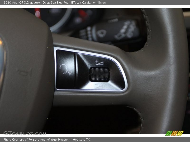 Deep Sea Blue Pearl Effect / Cardamom Beige 2010 Audi Q5 3.2 quattro