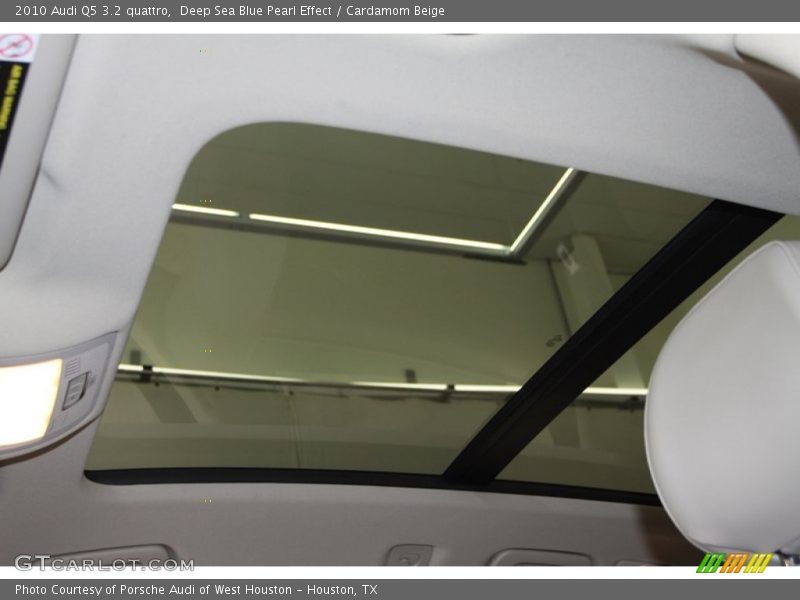 Sunroof of 2010 Q5 3.2 quattro