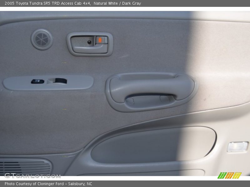 Natural White / Dark Gray 2005 Toyota Tundra SR5 TRD Access Cab 4x4