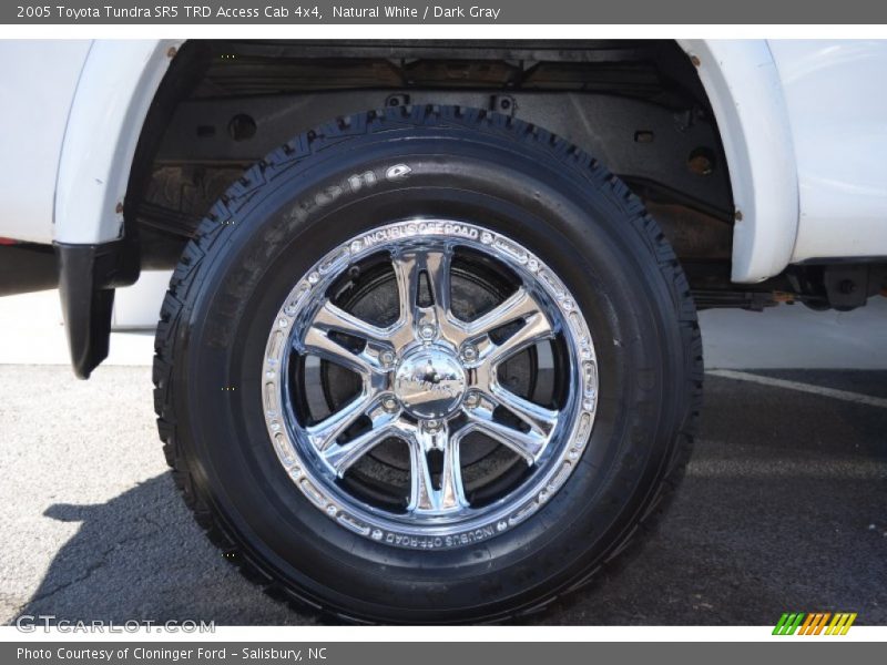 Natural White / Dark Gray 2005 Toyota Tundra SR5 TRD Access Cab 4x4