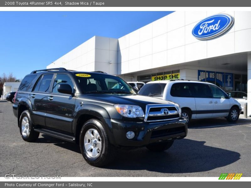 Front 3/4 View of 2008 4Runner SR5 4x4