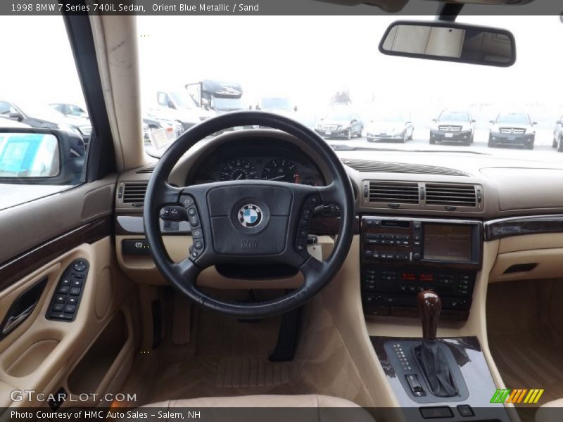 Dashboard of 1998 7 Series 740iL Sedan