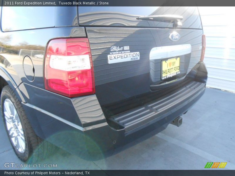 Tuxedo Black Metallic / Stone 2011 Ford Expedition Limited