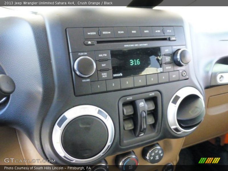 Controls of 2013 Wrangler Unlimited Sahara 4x4