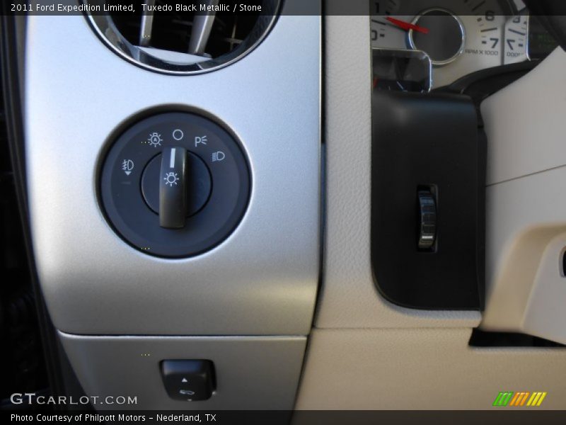 Tuxedo Black Metallic / Stone 2011 Ford Expedition Limited