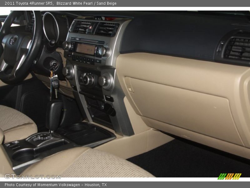 Blizzard White Pearl / Sand Beige 2011 Toyota 4Runner SR5
