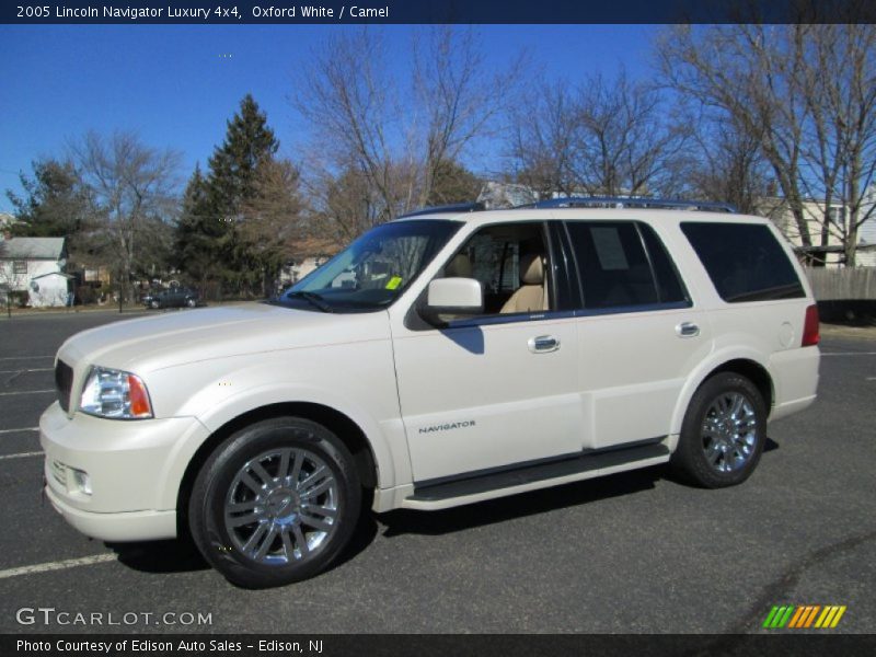  2005 Navigator Luxury 4x4 Oxford White