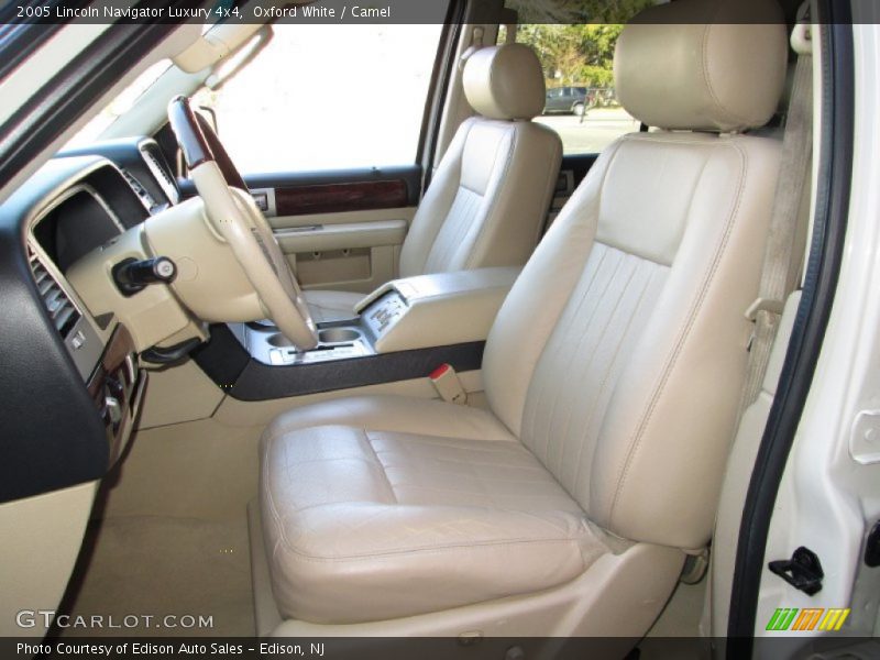 Front Seat of 2005 Navigator Luxury 4x4