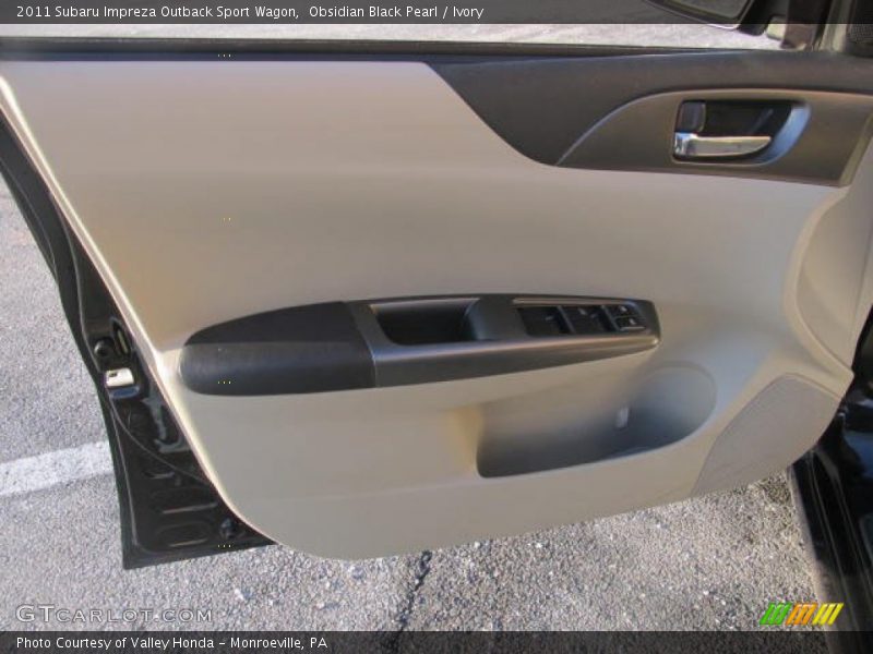 Obsidian Black Pearl / Ivory 2011 Subaru Impreza Outback Sport Wagon