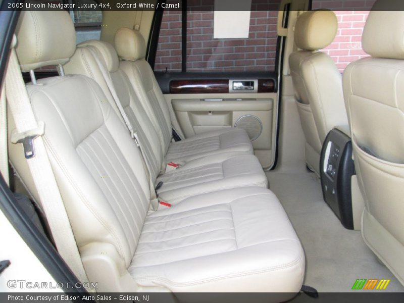 Rear Seat of 2005 Navigator Luxury 4x4