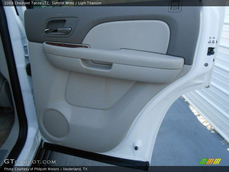 Summit White / Light Titanium 2009 Chevrolet Tahoe LTZ