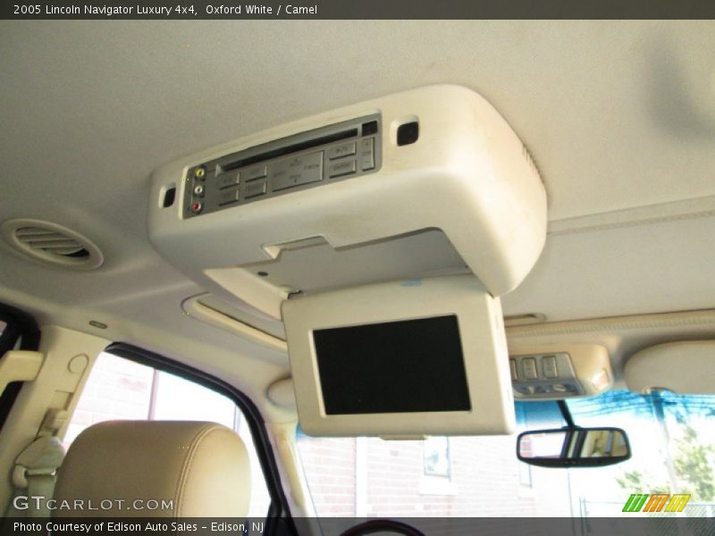 Entertainment System of 2005 Navigator Luxury 4x4