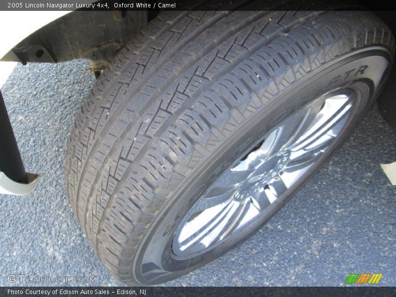 Oxford White / Camel 2005 Lincoln Navigator Luxury 4x4