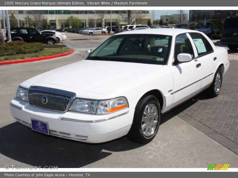Vibrant White / Medium Parchment 2005 Mercury Grand Marquis Ultimate Edition