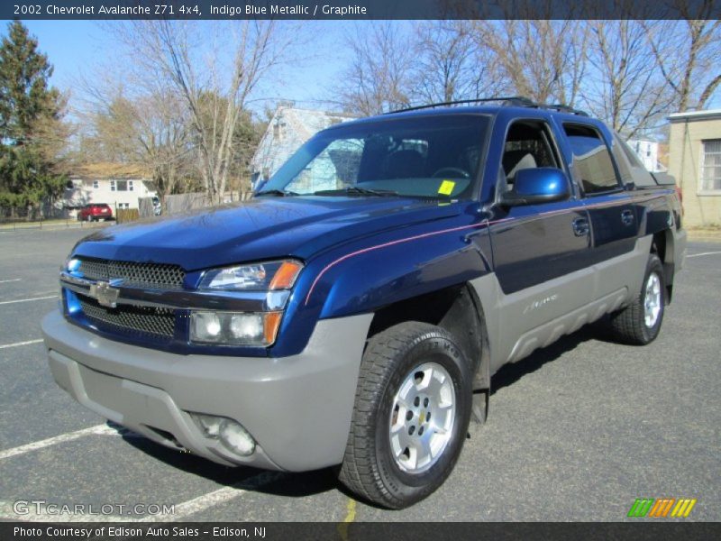 Front 3/4 View of 2002 Avalanche Z71 4x4