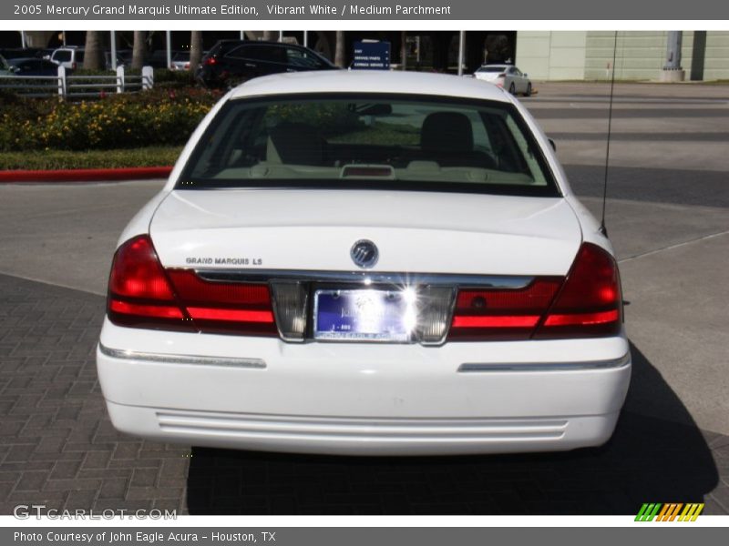Vibrant White / Medium Parchment 2005 Mercury Grand Marquis Ultimate Edition