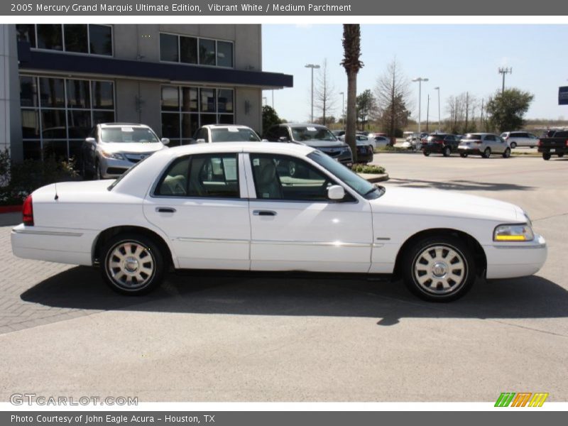 Vibrant White / Medium Parchment 2005 Mercury Grand Marquis Ultimate Edition